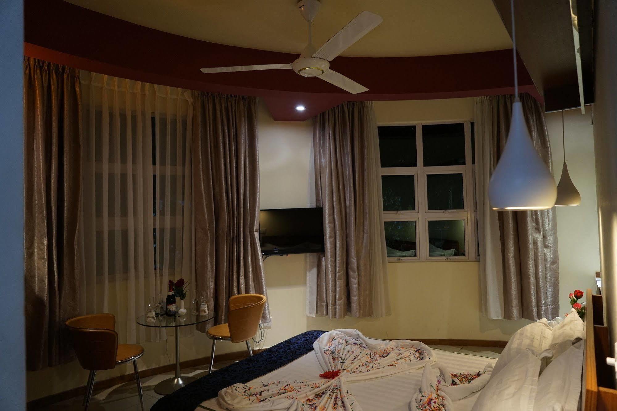 Surfview Raalhugandu Otel Malé Dış mekan fotoğraf